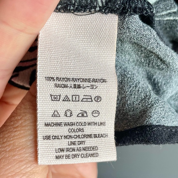 Free People Women Black Floral Printed Cold Shoulder Tunic Dress Size XS - Picture 6 of 7